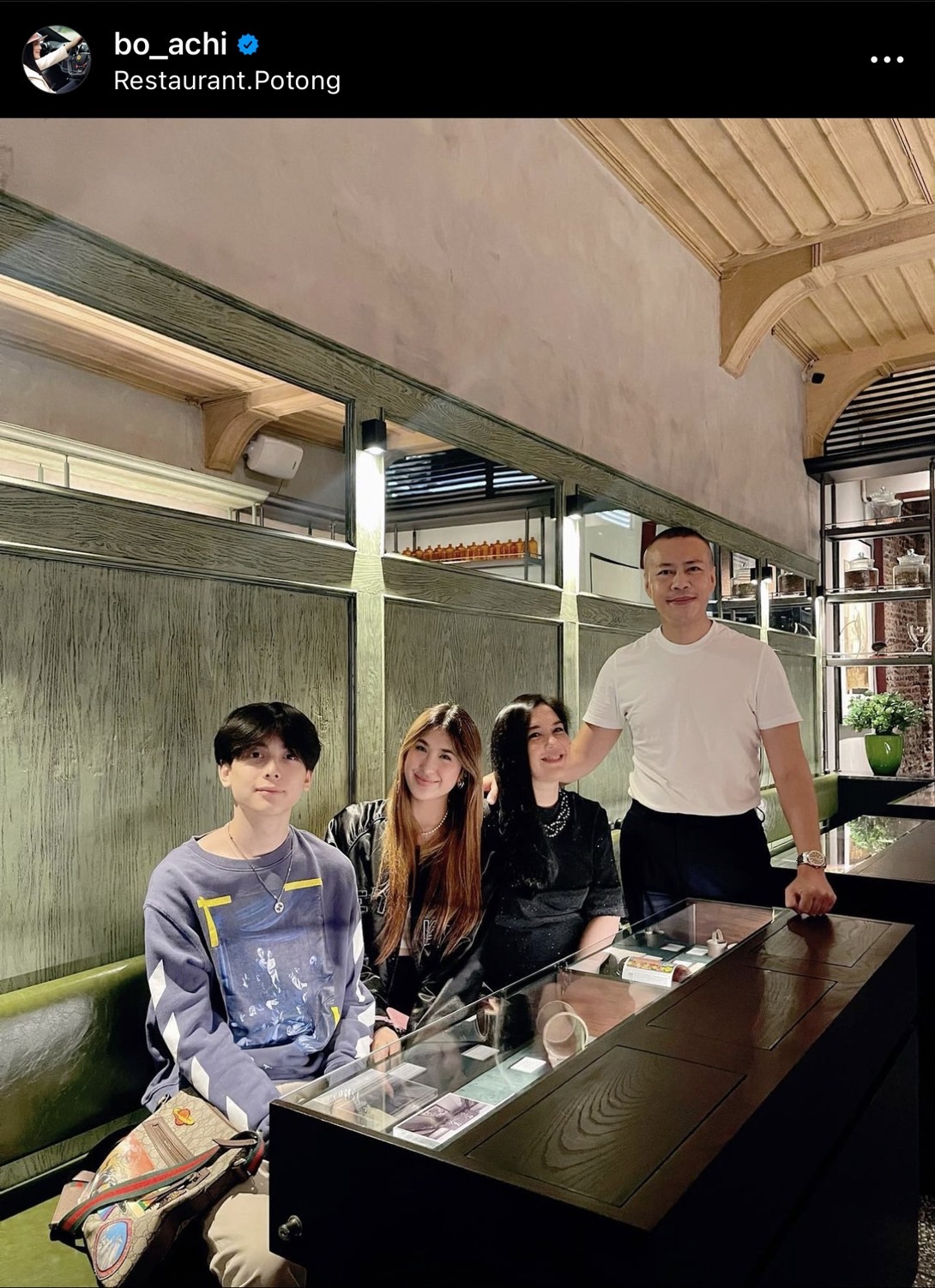 แม่โบ แชร์โมเมนต์น่ารัก น้องอชิ ควงหวานใจ น้องมิย่า ร่วมเฟรมดินเนอร์กับครอบครัว แม่โบ แชร์โมเมนต์น่ารัก น้องอชิ ควงหวานใจ น้องมิย่า ร่วมเฟรมดินเนอร์กับครอบครัว