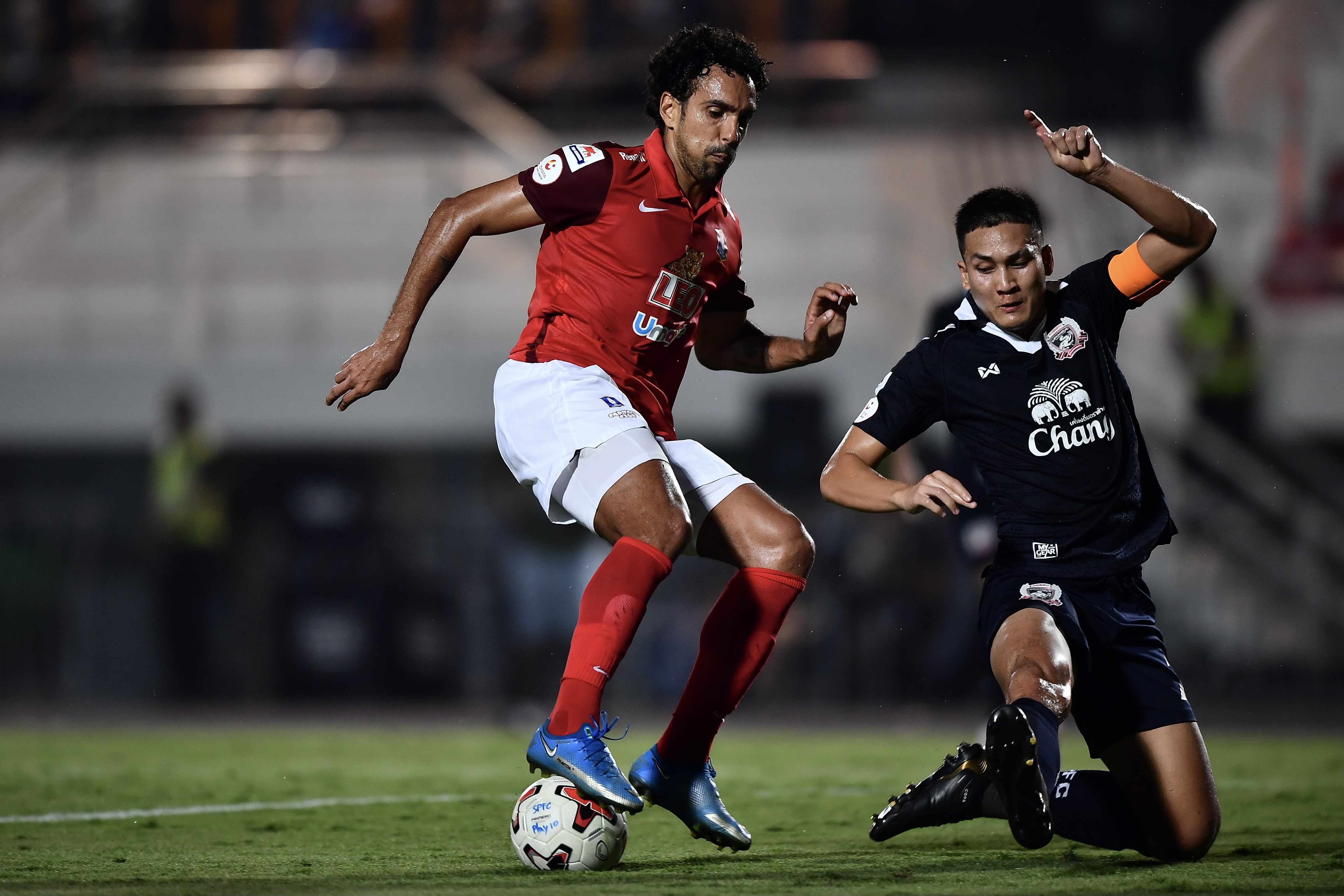 ซัดกันท้ายเกม! 'สุพรรณบุรี' ปิดไม่ลงโดน 'บีจี' ตามไล่เจ๊า 1-1 ซัดกันท้ายเกม! 'สุพรรณบุรี' ปิดไม่ลงโดน 'บีจี' ตามไล่เจ๊า 1-1