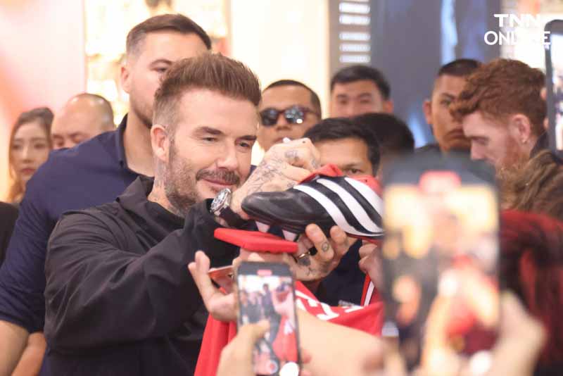 แจกลายเซ็นอย่างกันเอง เดวิด เบ็คแฮม ร่วมงานเปิดตัว “PREDATOR 24” แจกลายเซ็นอย่างกันเอง เดวิด เบ็คแฮม ร่วมงานเปิดตัว “PREDATOR 24”