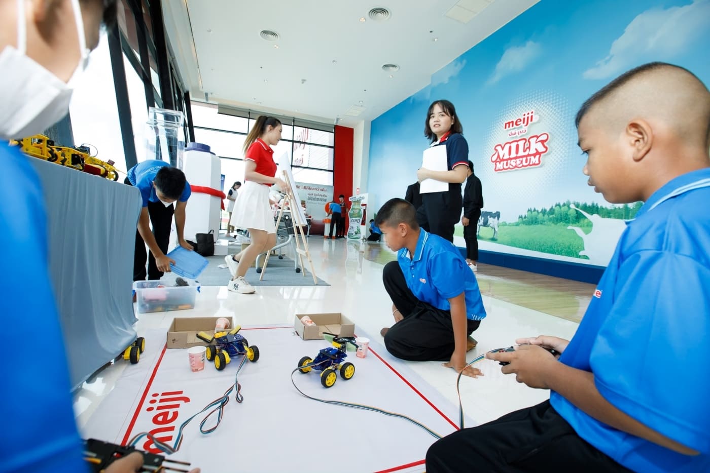 ซีพี-เมจิ’ มอบหุ่นยนต์เพื่อการศึกษา-ถังขยะรีไซขุ่น เดินหน้าความยั่งยืน จ.สระบุรี ซีพี-เมจิ’ มอบหุ่นยนต์เพื่อการศึกษา-ถังขยะรีไซขุ่น เดินหน้าความยั่งยืน จ.สระบุรี