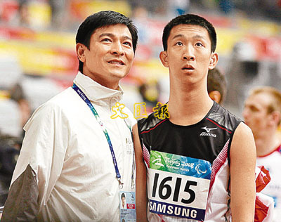 “หลิวเต๋อหัว” มอบเงินสานฝันให้นักวิ่งพาราลิมปิกสมองพิการมาตั้งแต่ปี 1996