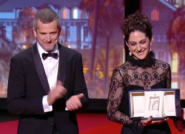 ‘ซงคังโฮ - พัคชายอุค’ คว้ารางวัลใหญ่ปิดฉากเทศกาลหนังเมืองคานส์ ครั้งที่ 75 (มีคลิป) ‘ซงคังโฮ - พัคชายอุค’ คว้ารางวัลใหญ่ปิดฉากเทศกาลหนังเมืองคานส์ ครั้งที่ 75 (มีคลิป)