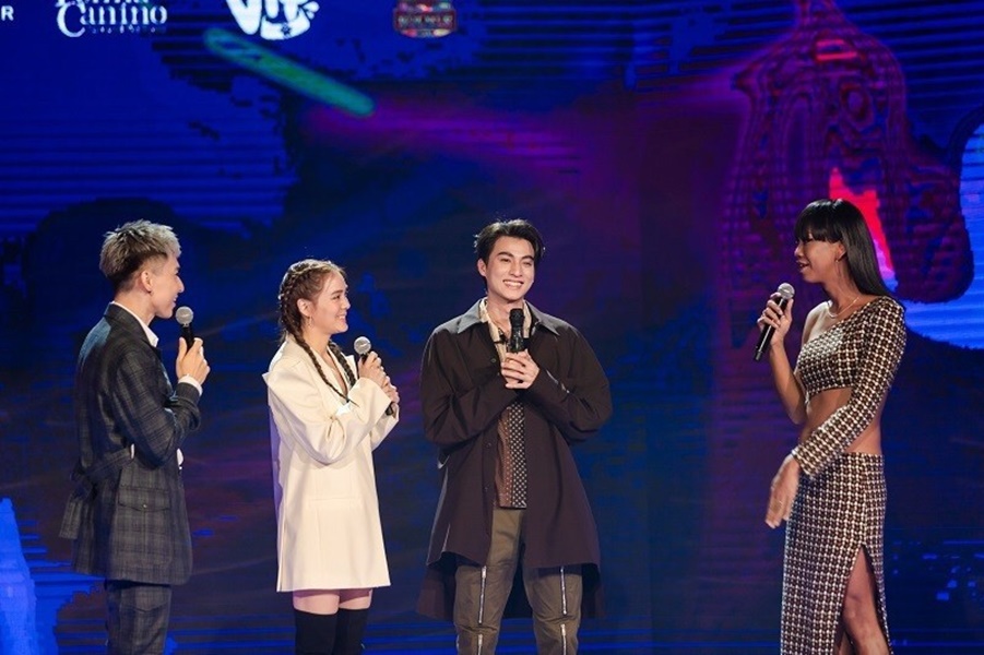 แฟนทั่วโลกสุดฟิน กลัฟ จัดเต็มคอนเสิร์ตออนไลน์ แฟนทั่วโลกสุดฟิน กลัฟ จัดเต็มคอนเสิร์ตออนไลน์