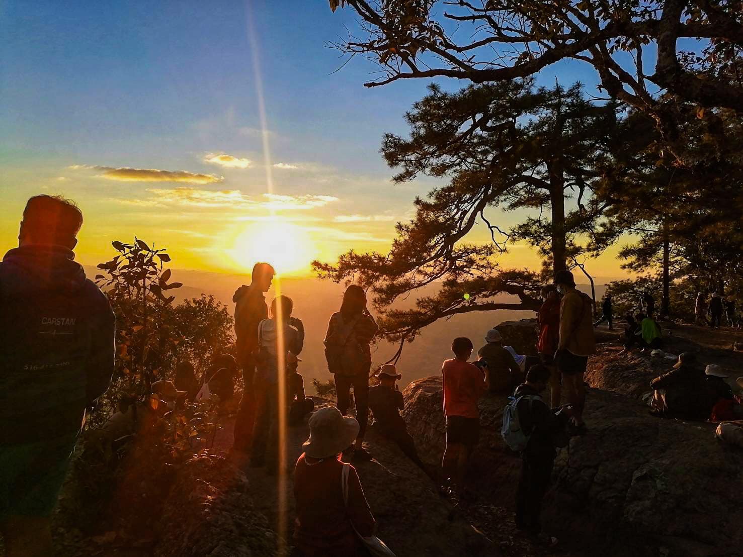 สุขสันต์วันปีใหม่เปิดภาพแสงแรกแห่งปี ‘ผาชะนะได’ นทท.แห่ชมความงาม