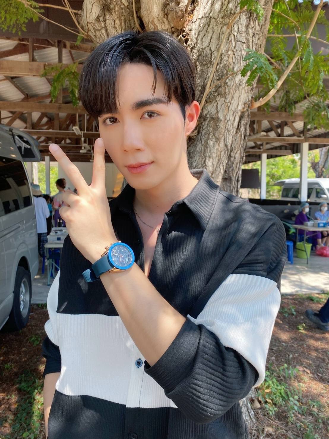 งานเยอะจนฉุดไม่อยู่! ซี พฤกษ์ เปิดกล้องซีรีส์ใหม่ แวะมาขอกำลังใจจากแฟน ๆ