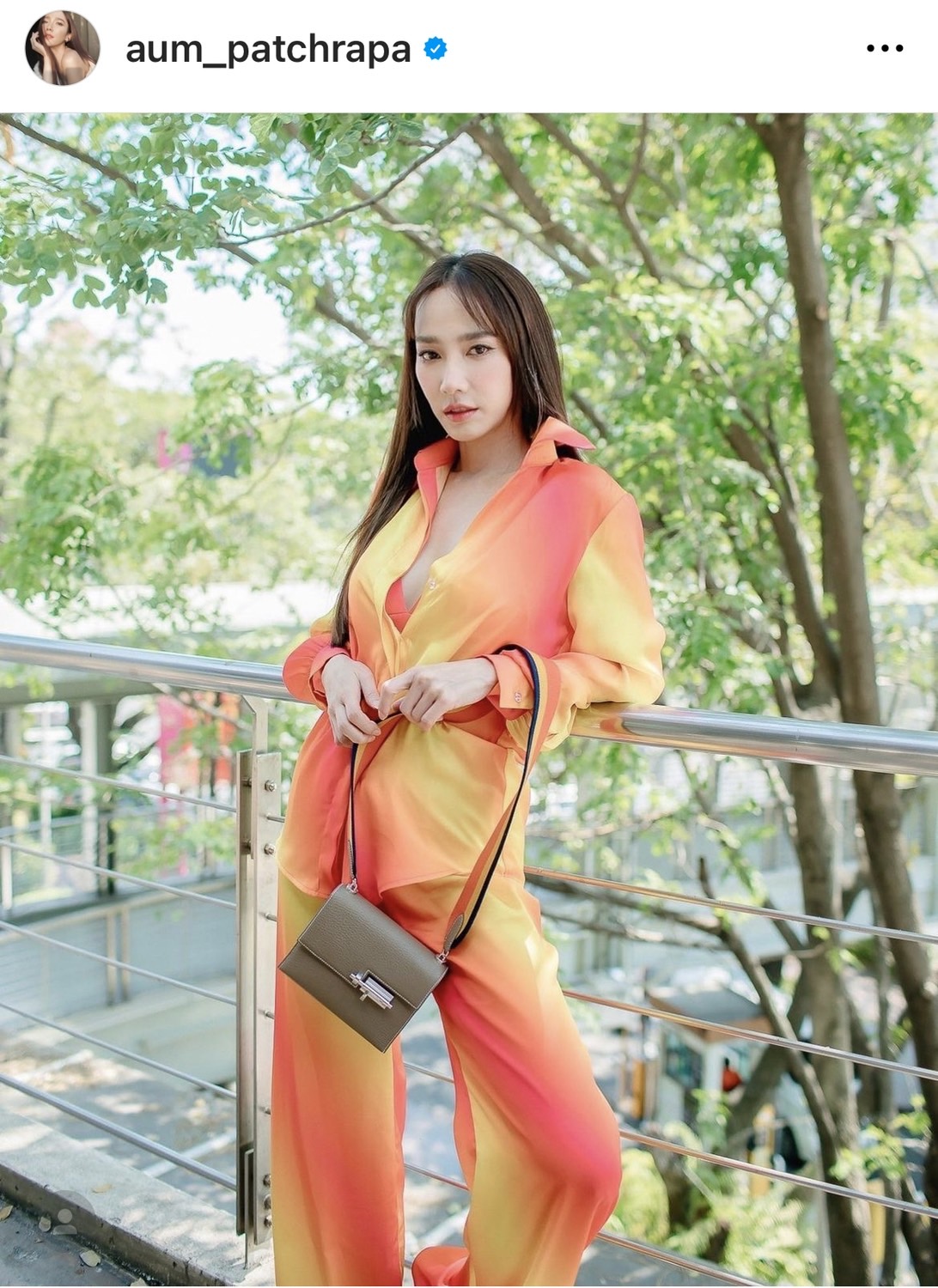 อั้ม พัชราภา ไหว้พระแก้ปีชง กับเพื่อนๆ ด้านแฟนคลับห่วงใย โพสต์เนื้อเพลงเศร้า หลังโสด อั้ม พัชราภา ไหว้พระแก้ปีชง กับเพื่อนๆ ด้านแฟนคลับห่วงใย โพสต์เนื้อเพลงเศร้า หลังโสด