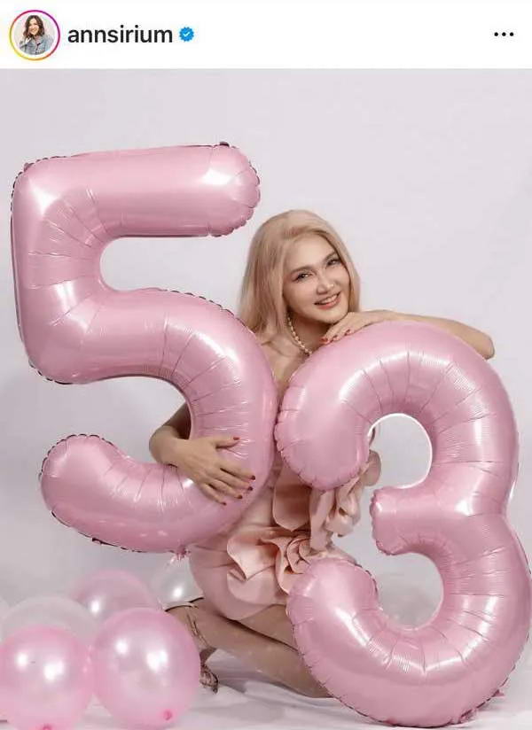 ฮือฮา! แอน สิเรียม แปลงโฉมเป็นเจ้าหญิงหิมะ ต้อนรับ วันคริสต์มาส สวยฉ่ำในวัย 53 ปี ฮือฮา! แอน สิเรียม แปลงโฉมเป็นเจ้าหญิงหิมะ ต้อนรับ วันคริสต์มาส สวยฉ่ำในวัย 53 ปี