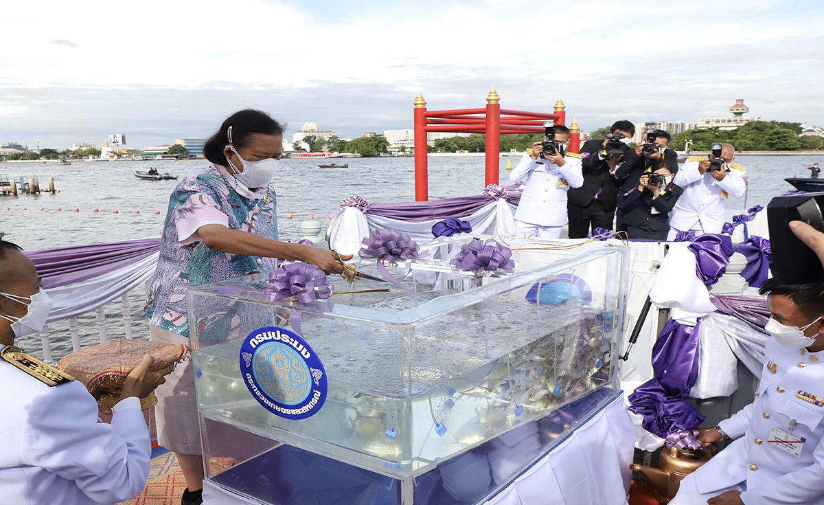 กรมสมเด็จพระเทพฯ เสด็จฯไปทรงปล่อยพันธุ์ปลา เนื่องในโอกาสวันคล้ายวันพระราชสมภพ