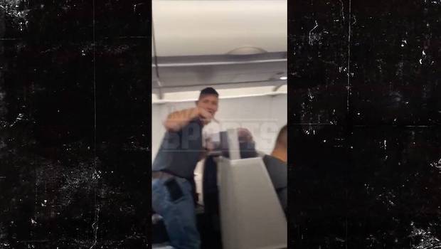 ไม่ถูกตั้งข้อหา!! หลัง ‘ไมค์ ไทสัน’ ชกเกรียนหนุ่มก่อกวนบนเครื่องบิน (มีคลิป) ไม่ถูกตั้งข้อหา!! หลัง ‘ไมค์ ไทสัน’ ชกเกรียนหนุ่มก่อกวนบนเครื่องบิน (มีคลิป)