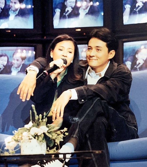 “เปิ้ล หัทยา-ลูกหนุน” ถ่ายทอดบทเพลง “รักเธอ รักเธอคนเดียว” ระลึกถึง “ตั้ว ศรัณยู” (มีคลิป) “เปิ้ล หัทยา-ลูกหนุน” ถ่ายทอดบทเพลง “รักเธอ รักเธอคนเดียว” ระลึกถึง “ตั้ว ศรัณยู” (มีคลิป)