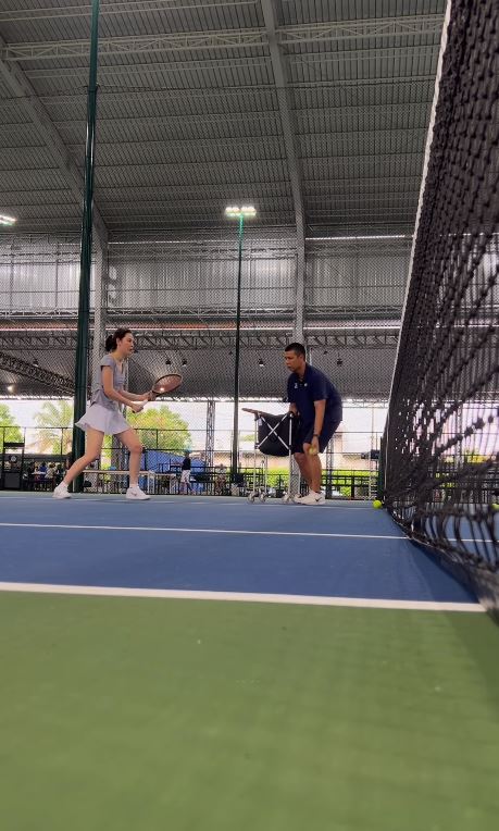 อดีตนักเทนนิสระดับโลก บอล ภราดร ชื่นชม แมท ภีรนีย์ โชว์ลีลาหวดแร็กเก็ต