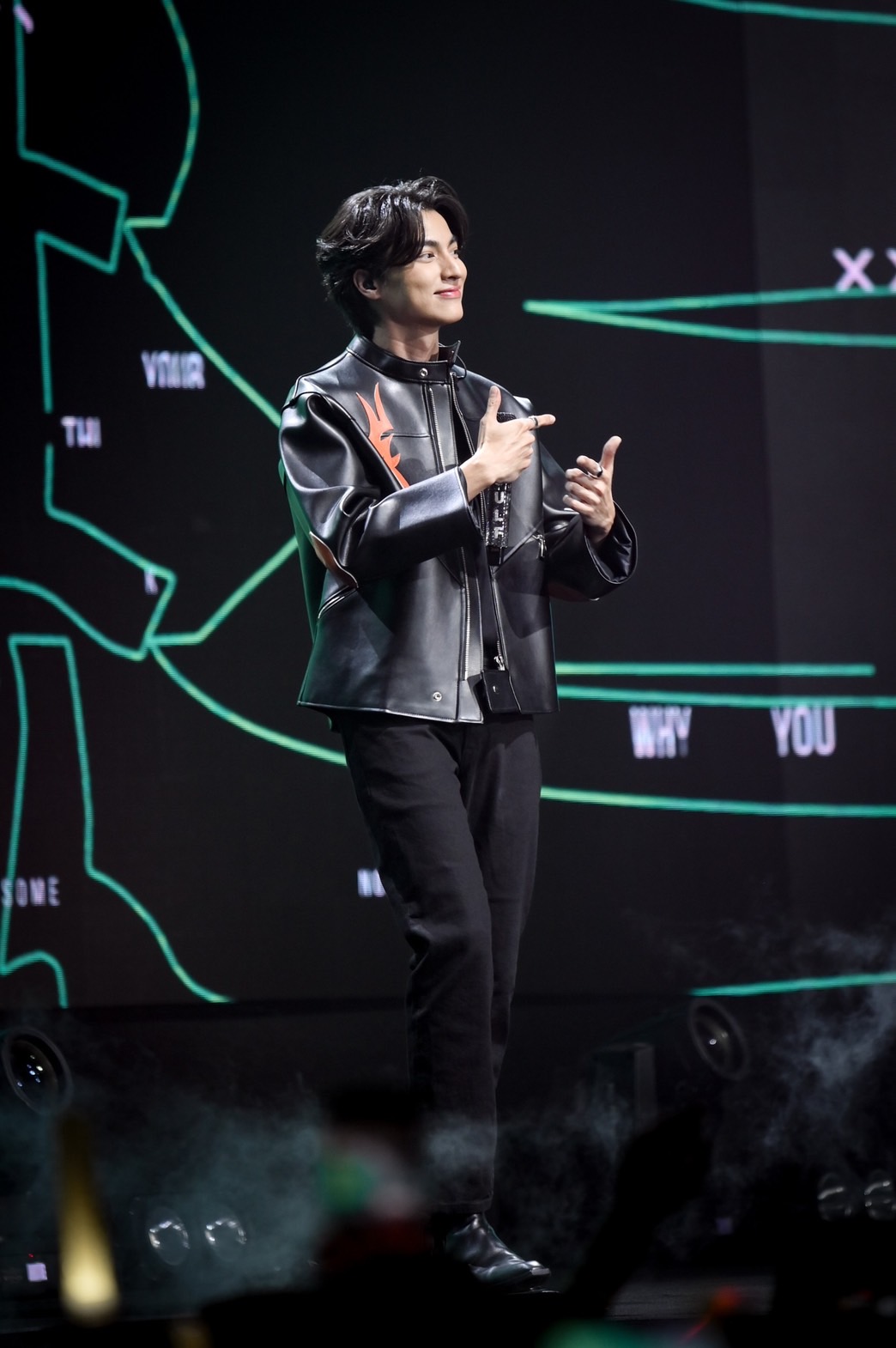 กลัฟ คณาวุฒิ จัดเต็มแฟนมีตติ้งที่เวียดนาม สร้างรอยยิ้มให้แฟนคลับกว่า 1500 ชีวิต กลัฟ คณาวุฒิ จัดเต็มแฟนมีตติ้งที่เวียดนาม สร้างรอยยิ้มให้แฟนคลับกว่า 1500 ชีวิต