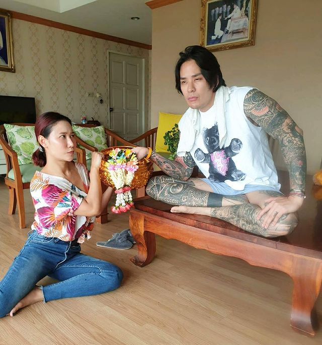 ส่องกิจกรรมวันสงกรานต์ ตามวิถีนิวนอร์มอลของเหล่าคนบันเทิง ส่องกิจกรรมวันสงกรานต์ ตามวิถีนิวนอร์มอลของเหล่าคนบันเทิง