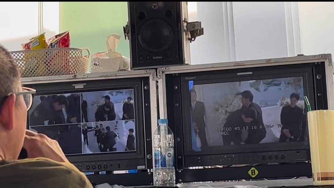 นิว วงศกร เผยคลิปวินาทีเป็นลมกลางกองละคร 3 รอบ หลังอากาศร้อนจัด นิว วงศกร เผยคลิปวินาทีเป็นลมกลางกองละคร 3 รอบ หลังอากาศร้อนจัด