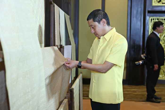 เปิดตัวสมุดภาพประวัติศาสตร์ สิริราชกัญญานารีรัตน์ Thai Craft Wisdom Legacy เฉลิมพระเกียรติ 38 พรรษา สมเด็จพระเจ้าลูกเธอ เจ้าฟ้าสิริวัณณวรี นารีรัตนราชกัญญา เปิดตัวสมุดภาพประวัติศาสตร์ สิริราชกัญญานารีรัตน์ Thai Craft Wisdom Legacy เฉลิมพระเกียรติ 38 พรรษา สมเด็จพระเจ้าลูกเธอ เจ้าฟ้าสิริวัณณวรี นารีรัตนราชกัญญา