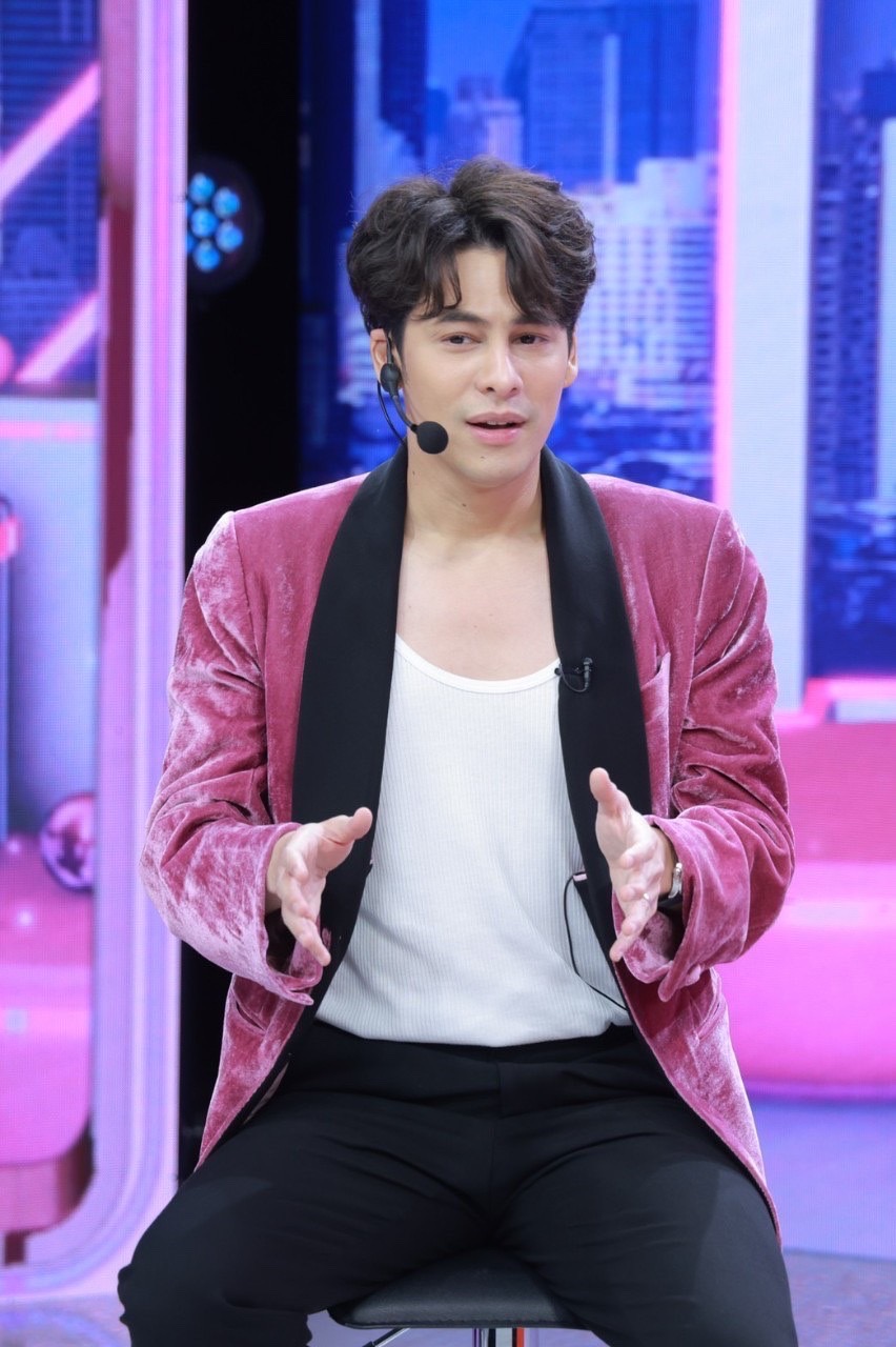 ซี ศิวัฒน์ ตอบชัดเรื่องเรื่องทายาท ปัดพาภรรยา เอมี่ ตั้งวงปาร์ตี้ทุกวัน ซี ศิวัฒน์ ตอบชัดเรื่องเรื่องทายาท ปัดพาภรรยา เอมี่ ตั้งวงปาร์ตี้ทุกวัน