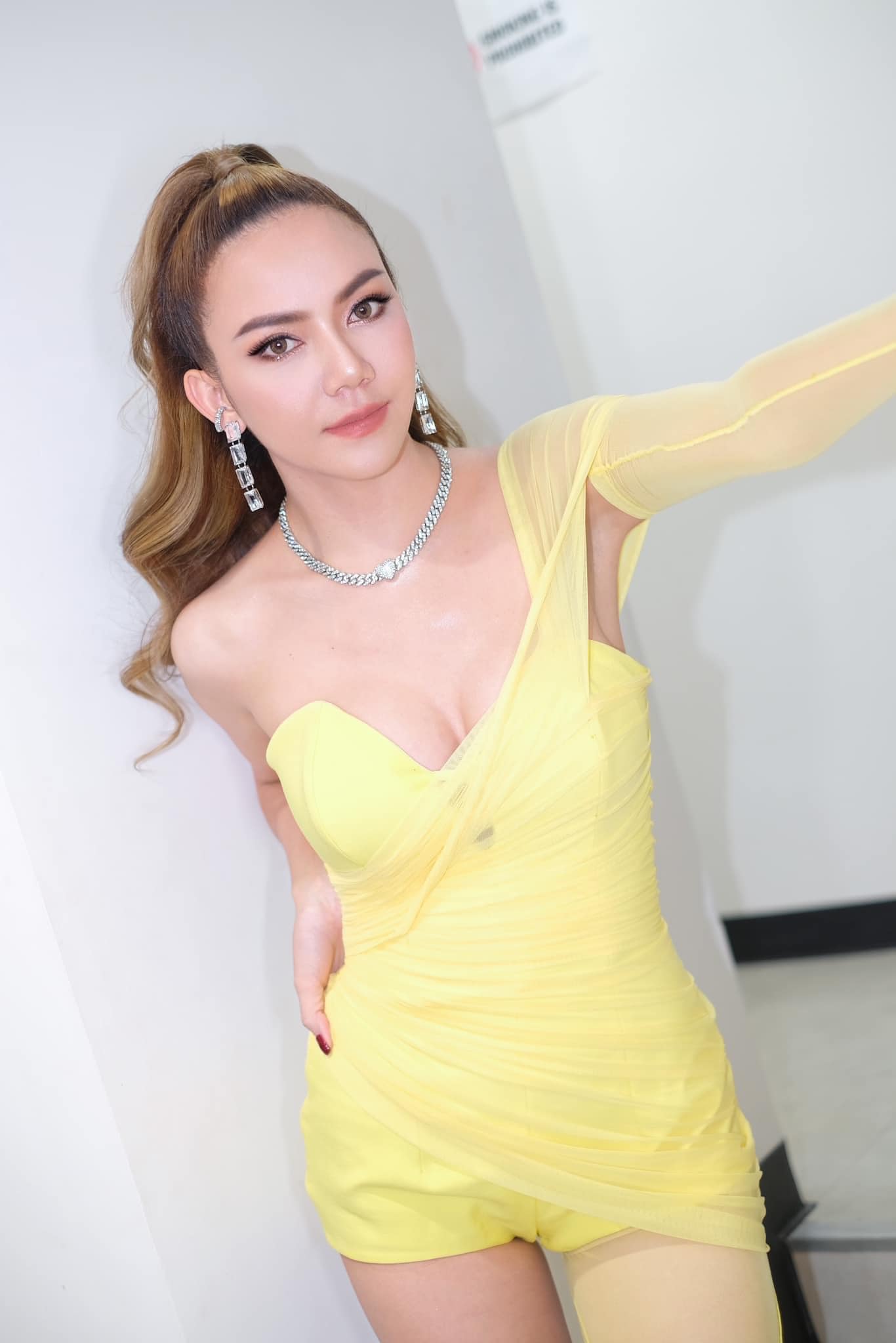 น้ำใจงาม! “จ๊ะ นงผณี” ซื้อจักรยาน มอบให้เด็กๆ ตามสัญญา น้ำใจงาม! “จ๊ะ นงผณี” ซื้อจักรยาน มอบให้เด็กๆ ตามสัญญา