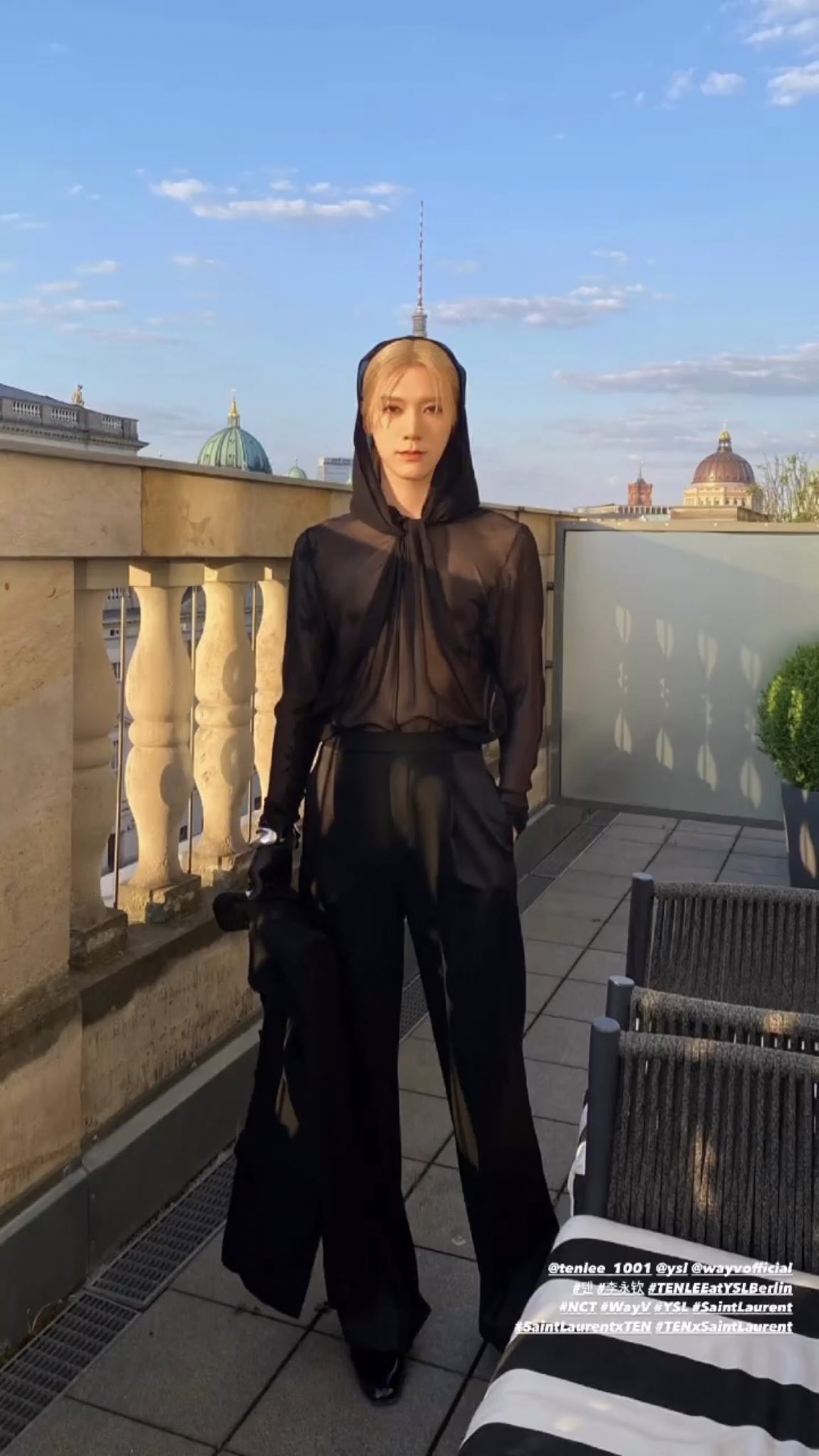 ฮอตทะลุล้านทวีต!! 'เตนล์ ชิตพล’ เซ็กซี่ซีทรูร่วมชมแฟชั่นโชว์ที่เบอร์ลินกับ 'มาร์ค ต้วน - คิตตี้ ชิชา' ฮอตทะลุล้านทวีต!! 'เตนล์ ชิตพล’ เซ็กซี่ซีทรูร่วมชมแฟชั่นโชว์ที่เบอร์ลินกับ 'มาร์ค ต้วน - คิตตี้ ชิชา'