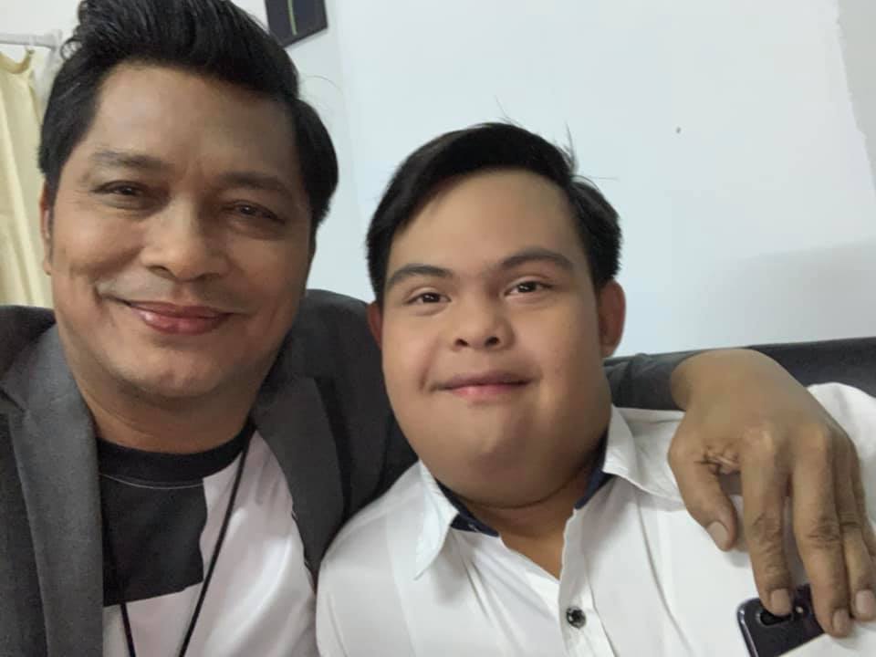 ชูษี เชิญยิ้ม เปิดใจดราม่าหากินกับ อ๊อด เด็กพิเศษ ชูษี เชิญยิ้ม เปิดใจดราม่าหากินกับ อ๊อด เด็กพิเศษ