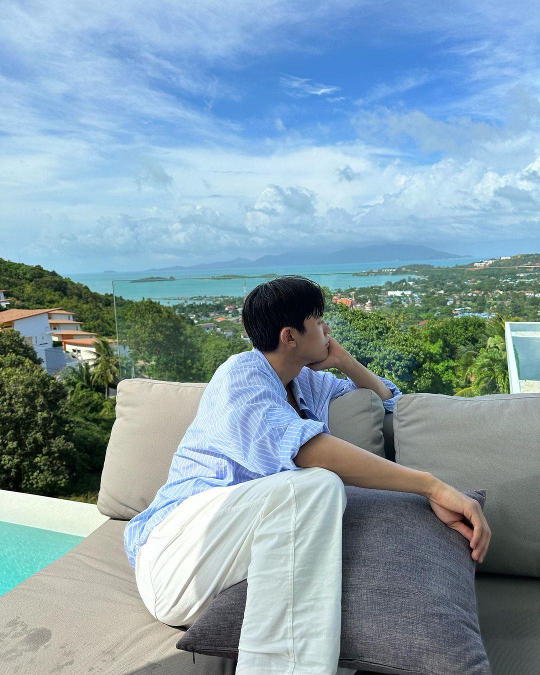 พัค โซโลมอน หนุ่มหล่อจาก มัธยมซอมบี้ มาไทยเที่ยวเกาะสมุยสุดชิล