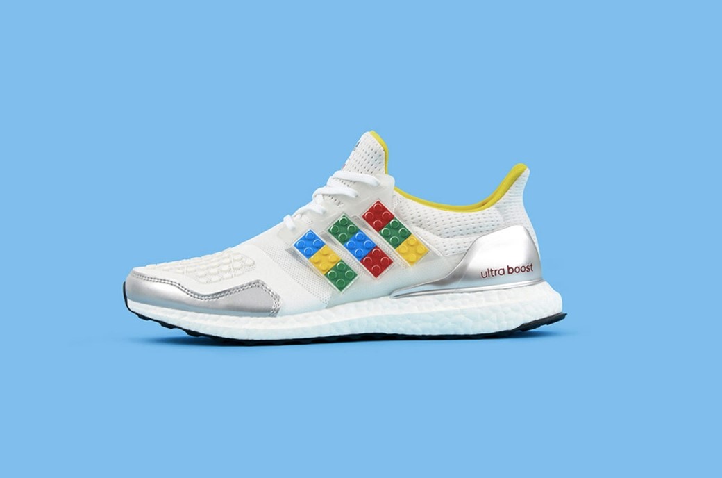 LEGO x Adidas ปล่อยรองเท้าใหม่ เปลี่ยนลวดลายของโลโก้ด้วยตัวต่อได้ LEGO x Adidas ปล่อยรองเท้าใหม่ เปลี่ยนลวดลายของโลโก้ด้วยตัวต่อได้