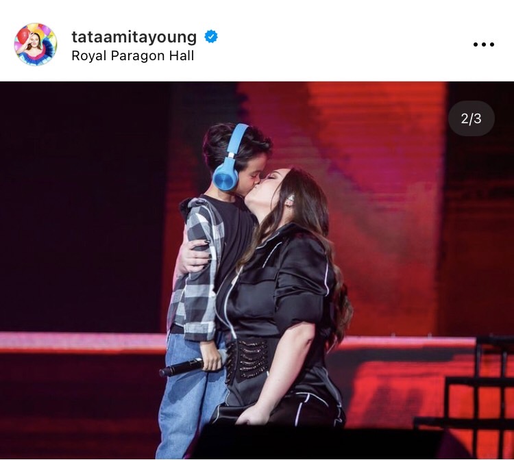 โมเมนต์สุดซึ้ง น้องเร เช็ดน้ำตาปลอบใจคุณแม่ ทาทา ยัง หลังนอนโรงพยาบาลกว่า 40 วัน 