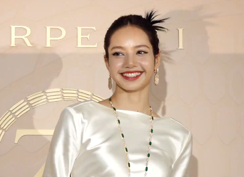 ยิ้มสยามสาดออร่า!! ‘ลิซ่า BLACKPINK’ สวยครองเทรนด์โลกในอีเวนต์ Bvlgari กรุงโซล