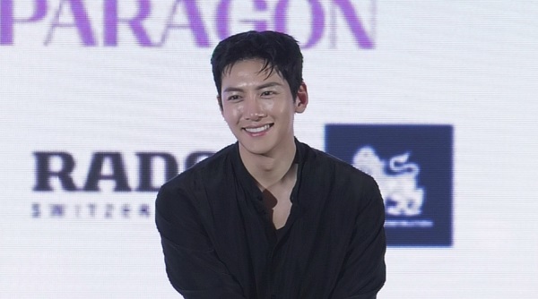 “จีชางอุค” ฝากคำหวานถึงแฟนๆ ในแถลงแฟนมีตไทยรอบ 6 ปี (มีคลิป)