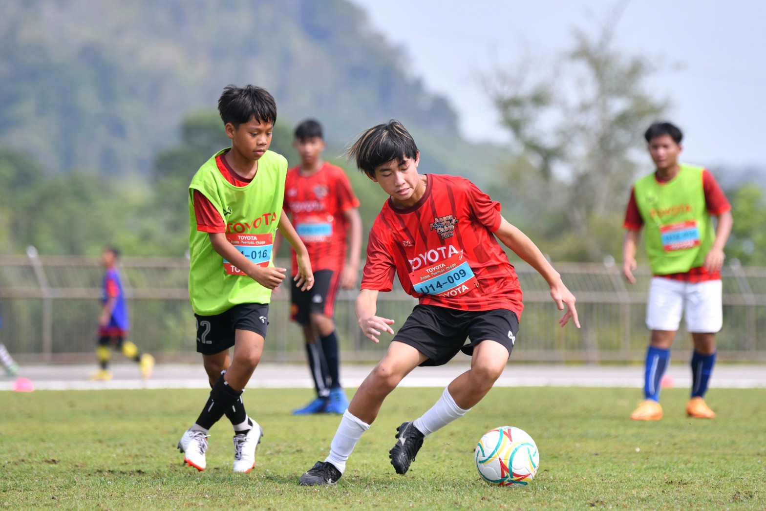 'โตโยต้า จูเนียร์ ฟุตบอลคลินิก' สานฝันเด็กใต้เสร็จสิ้นประเดิมคัดสนามแรกที่ 'กระบี่'