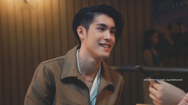 คุยสด! “เจ้านาย” ส่งเพลง“แปะหัวใจ” สุดเขินจิ้น จูเน่ (มีคลิป) คุยสด! “เจ้านาย” ส่งเพลง“แปะหัวใจ” สุดเขินจิ้น จูเน่ (มีคลิป)