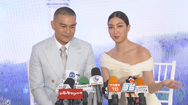 แพนเค้ก – พี่หมี จัดเต็มความอลังการ พิธีฉลองมงคลสมรส    (มีคลิป)