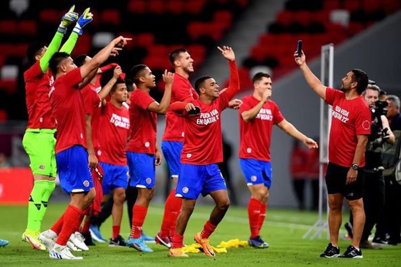 “สเปน” ลงสนามบอลโลกนัดแรก / “เด่นคุณ” หวังนักเตะไทยได้ไปบอลโลก (มีคลิป) “สเปน” ลงสนามบอลโลกนัดแรก / “เด่นคุณ” หวังนักเตะไทยได้ไปบอลโลก (มีคลิป)