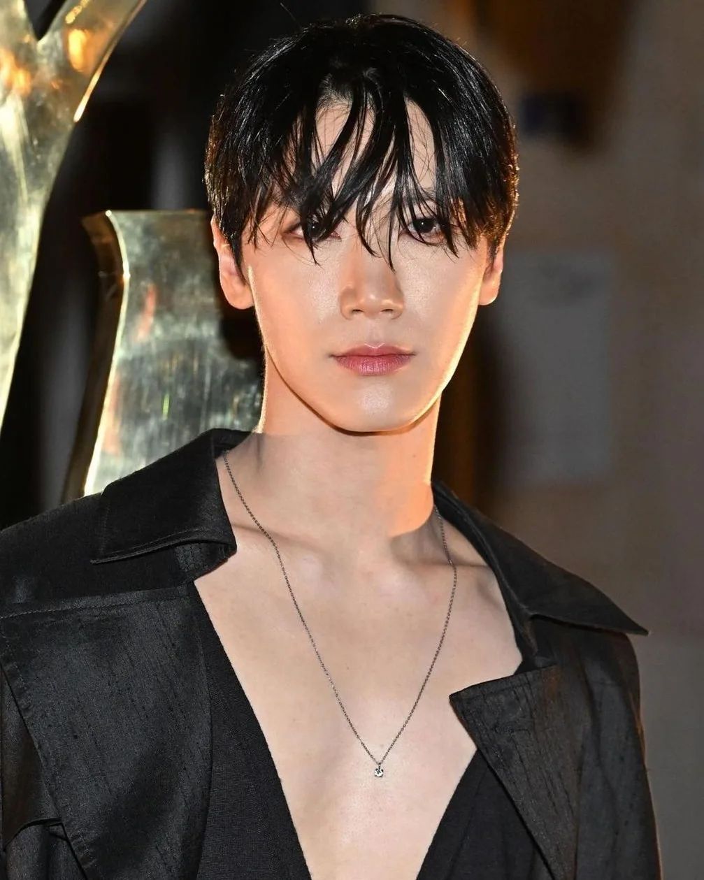 ฮอตไฟลุกที่ปารีส!! 'เตนล์ ชิตพล-จองฮัน SEVENTEEN' ในลุคเซ็กซี่ร่วมชมแฟชั่นโชว์ YSL
