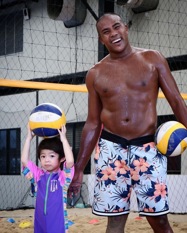 รัศมีแข  เตรียมเซ็นสัญญา ลุยศึกลูกยาง 29 กันยายนนี้  (มีคลิป) 