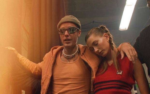 ป่วยไม่น้อย!! ภรรยา ‘จัสติน บีเบอร์’ หัวใจรั่วแถมพบลิ่มเลือดในสมอง ป่วยไม่น้อย!! ภรรยา ‘จัสติน บีเบอร์’ หัวใจรั่วแถมพบลิ่มเลือดในสมอง