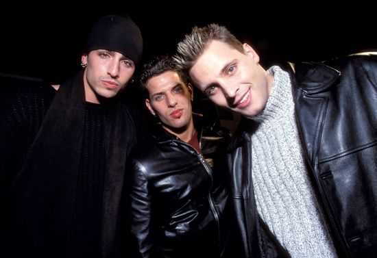 โศกนาฏกรรมวง LFO!! ศิลปินยุค 90 แห่งเพลง Summer Girls สูญเสียสมาชิกก่อตั้งวงอีกหนึ่งคน