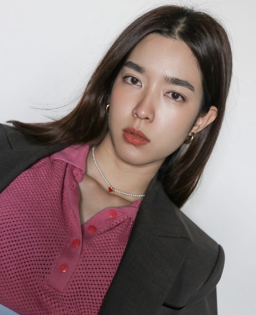 มีภาพสวีตชัด! โม มนชนก เปิดตัวคบนักธุรกิจสุดหล่อ