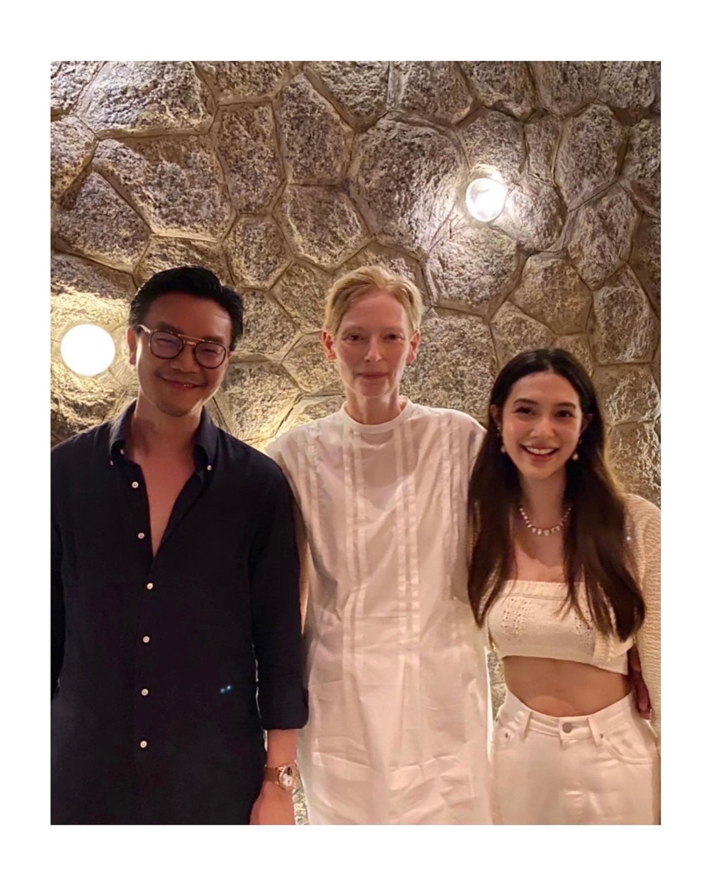 มิว นิษฐา ถ่ายภาพร่วมกับ Tilda Swinton ในงานฉลอง Memoria มิว นิษฐา ถ่ายภาพร่วมกับ Tilda Swinton ในงานฉลอง Memoria