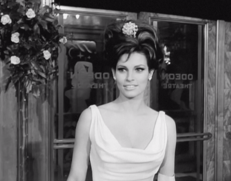 โลกอาลัย!! 'ราเคล เวลช์' เซ็กส์ซิมโบลฮอลลีวูด เสียชีวิตวัย 82 ปี