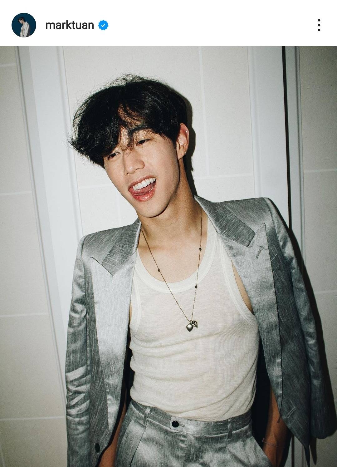 โซเชียลไฟลุก มาร์ค ต้วน ถ่ายแบบแบรนด์ดังสุดเซ็กซี่ โซเชียลไฟลุก มาร์ค ต้วน ถ่ายแบบแบรนด์ดังสุดเซ็กซี่