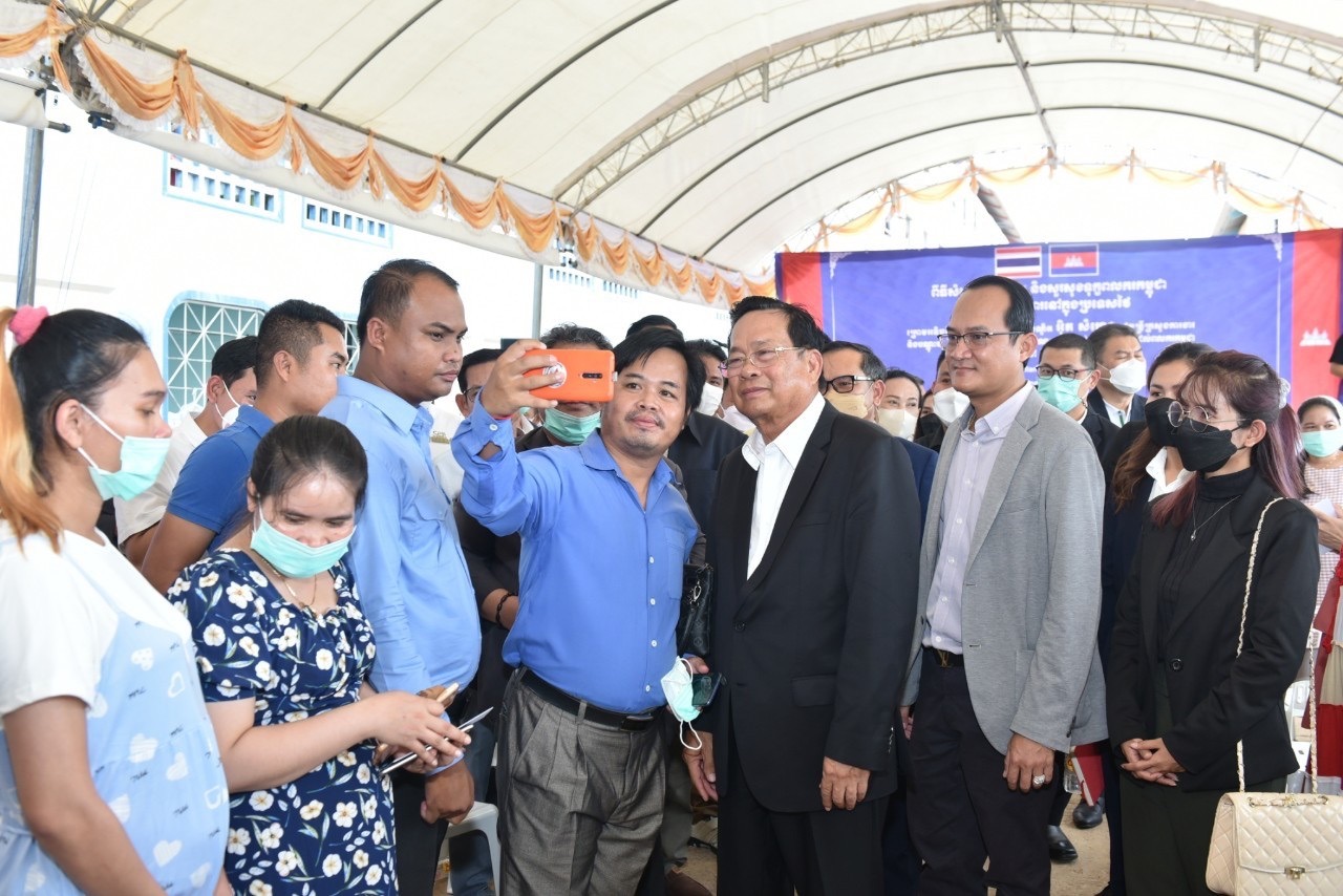 รมว.แรงงานกัมพูชา พบปะแรงงานกัมพูชา โรงงานแปรรูปไก่ CPF 