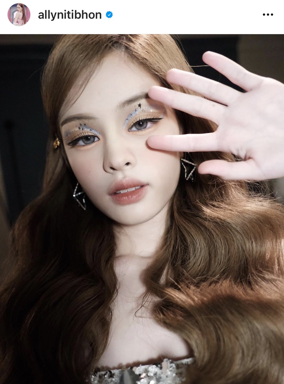 ปังไม่หยุด!! แอลลี่ ขึ้นป้ายบิลบอร์ดยักษ์ ใจกลางไทม์สแควร์ ปังไม่หยุด!! แอลลี่ ขึ้นป้ายบิลบอร์ดยักษ์ ใจกลางไทม์สแควร์