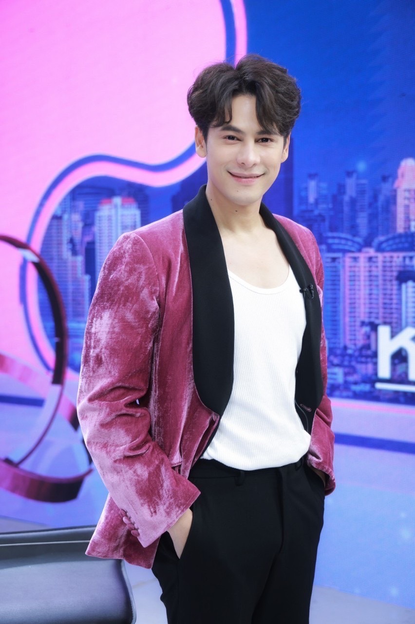 ซี ศิวัฒน์ ตอบชัดเรื่องเรื่องทายาท ปัดพาภรรยา เอมี่ ตั้งวงปาร์ตี้ทุกวัน ซี ศิวัฒน์ ตอบชัดเรื่องเรื่องทายาท ปัดพาภรรยา เอมี่ ตั้งวงปาร์ตี้ทุกวัน