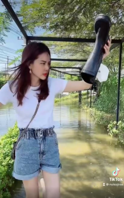 น้ำท่วมโรงเรียน! นุ้ย-ปอนด์ เผยภาพความเสียหาย