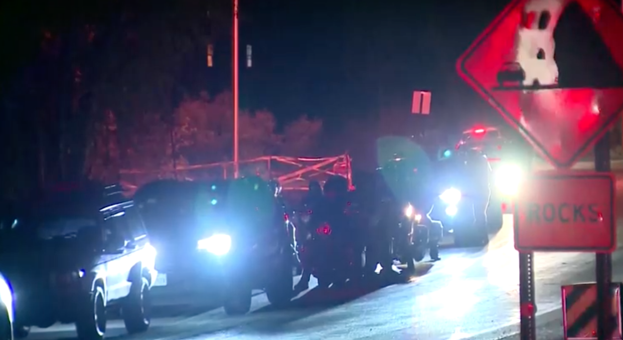 รวบเด็กแว้นอเมริกา เหิมเปิดศึกดวลปืนระหว่างแก๊งเสียชีวิต 3 ราย รวบเด็กแว้นอเมริกา เหิมเปิดศึกดวลปืนระหว่างแก๊งเสียชีวิต 3 ราย