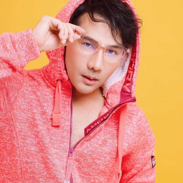 กอล์ฟ เบญจพล เข้าโรงพยาบาลเป็นงูสวัด กอล์ฟ เบญจพล เข้าโรงพยาบาลเป็นงูสวัด