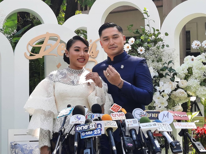 ดา เอ็นโดรฟิน - เดนนิส เข้าพิธีหมั้นสุดอบอุ่น แพลนมีลูกเลย!!
