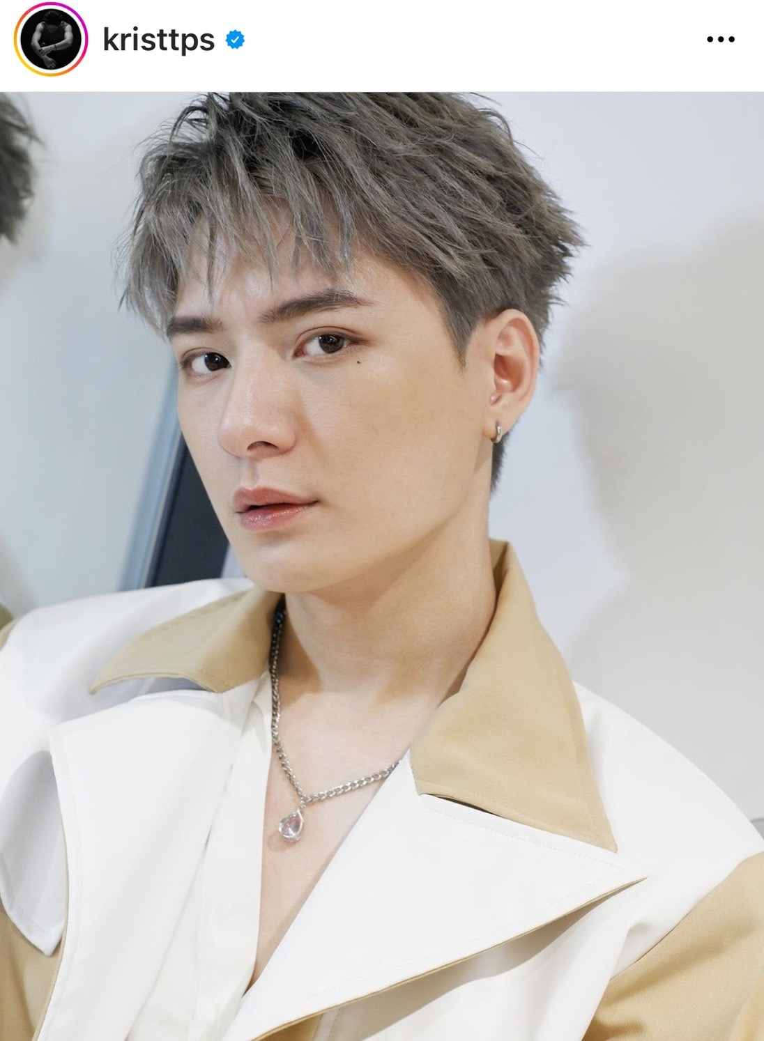 ชาวเน็ตชื่นชม คริส พีรวัส ช่วยคนประสบอุบัติเหตุบนถนน ชาวเน็ตชื่นชม คริส พีรวัส ช่วยคนประสบอุบัติเหตุบนถนน