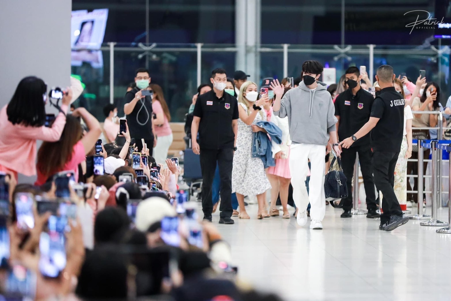 “แพทริค ณัฐวรรธ์” ไปสานฝันต่อ บินกลับจีน แฟนคลับติดแฮชแท็ก #ไว้เจอกันใหม่นะคับแพทริค “แพทริค ณัฐวรรธ์” ไปสานฝันต่อ บินกลับจีน แฟนคลับติดแฮชแท็ก #ไว้เจอกันใหม่นะคับแพทริค