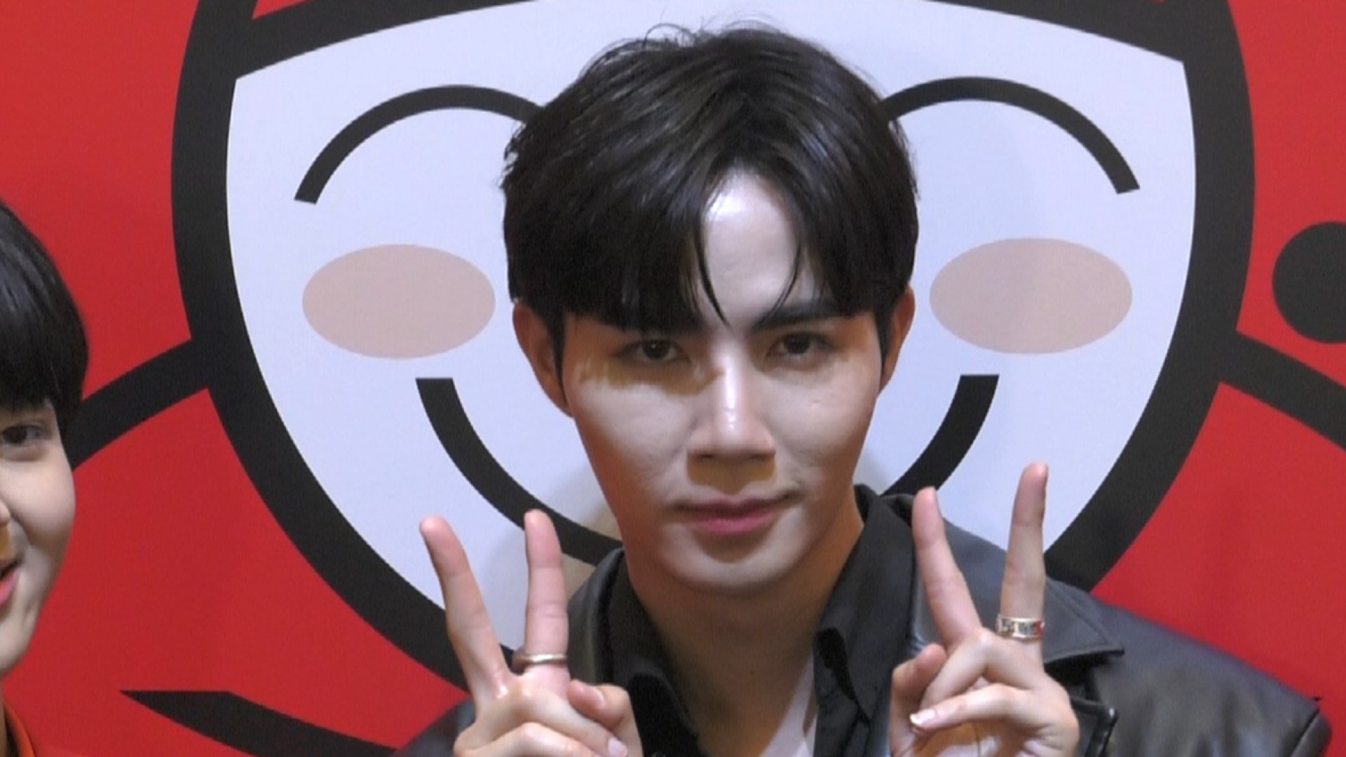 บาดเจ็บ เย็บ 8 เข็ม!! ซี พฤกษ์ ประสบอุบัติเหตุขณะถ่ายทำซีรีส์